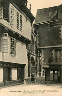 Vannes * Passage De La Place Henri IV à La Cathédrale * Vieilles Maisons Du XVe Siècle - Vannes