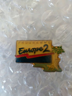 PIN'S - EUROPE 2 - Médias