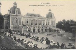 155083 FRANCE BAGNERES DE BIGORRE A CHILDREN'S PARTY AT THE CASINO POSTAL POSTCARD - Zonder Classificatie