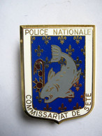 ANCIEN INSIGNE DE LA POLICE NATIONALE COMMISSARIAT DE SETE ETAT EXCELLENT Y. DELSART - Police & Gendarmerie