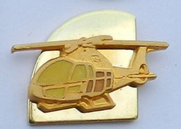 T01 Pin's AVION HELICO HELICOPTERE Tout Doré Achat Immédiat - Avions