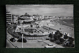 Les Sables D'OLONNE - La Piscine Et La Plage - Sables D'Olonne