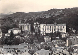 63 - CHATEL GUYON : Les HOTELS Et Panorama Sur Le Puy De Dôme - CPSM Dentelée Noir Blanc Grand Format 1961 - Puy De Dôme - Châtel-Guyon