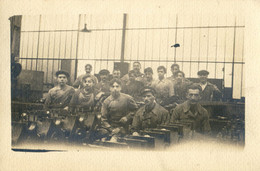 Delcampe - Ouvriers Dans Leur Atelier - Industrie