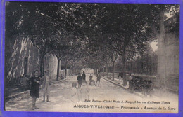 Carte Postale 30. Aigues-Vives  Promenade  Avenue De La Gare  Très Beau Plan - Aigues-Vives