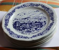 5 Assiettes Plates Porcelaine De GIEN ABBAYE DE LAGRASSE Maison De L'enfance Des Médailles Militaires Aude - Piatti