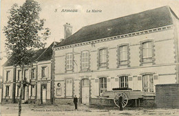 Armeau * Vue Sur La Mairie * Café Restaurant De La Place DELOSTAL - Sonstige & Ohne Zuordnung