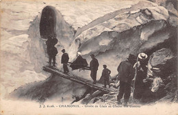 Chamonix         74     Alpinisme :   Grotte Du Glacier Des Bossons     N° 6116    (voir Scan) - Chamonix-Mont-Blanc