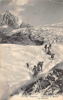 Chamonix         74     Alpinisme :  Traversée  Au Glacier Des Bossons     N° 7078   (voir Scan) - Chamonix-Mont-Blanc