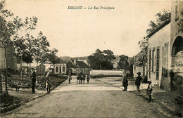 Dollot * La Rue Principale Du Village * Villageois - Andere & Zonder Classificatie