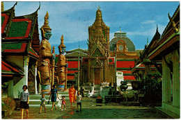 CPSM Thaïlande Bangkok Emerald Buddha Templet, Inside The Ground Of Wat Phra Keo, Timbre 1973 - Thaïlande