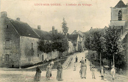 Lucy Sur Yonne * Rue De L'entrée Du Village * Villageois - Sonstige & Ohne Zuordnung