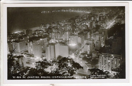 Cpa    Rio De Janeiro Brasil  Copacabana A Noite - Copacabana