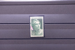 FRANCE - N° Yvert 730 Type Gandon , Variété Avec Belle Tache Verte En Marge - Neuf - L 92098 - Unused Stamps
