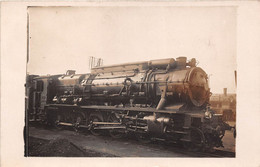 ¤¤  -  Carte-Photo D'une Locomotive En Gare  -      Chemin De Fer  -  ¤¤ - Treni