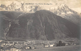 Chamonix         74          Vue Générale Et La Chaîne Des Aiguilles         N°  21     (voir Scan) - Chamonix-Mont-Blanc