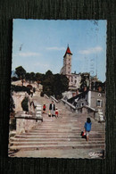 AUCH - Escalier Monumental Et La Tour D'Armagnac. - Auch