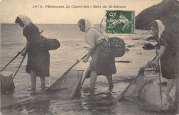 22-SAINT-BRIEUC- DANS LA BAIE- PÊCHEUSES DE CREVETTES - Saint-Brieuc