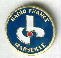 Pin's Média Radio France Marseille - Médias