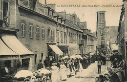 Douarnenez * Rue Jean Bart , Un Défilé De Noce * Coiffe Coiffes * Café De France Morvan - Douarnenez