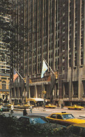 Etats-Unis - NEW-YORK - The Waldorf-Astoria On Park Avenue At East 50th Street - Hotel - Taxis Jaunes - Yellow Cab - Bar, Alberghi & Ristoranti