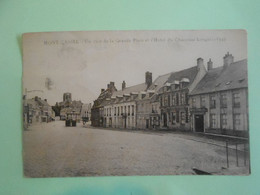 MONT CASSEL - UN COIN DE LA GRANDE PLACE ET L' HOTEL DU CHANOINE LENGLE - Cassel