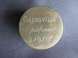 ANCIENNE BOITE à POUDRE (V2102) GRENOVILLE Parfumeur à PARIS (6 Vues) Superbe Décor Sur Le Couvercle - Accessoires