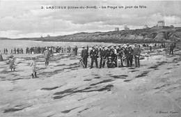 22-LANCIEUX- LA PLAGE UN JOUR DE FÊTE - Lancieux