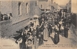 44-BOURG-DE-BATZ- GRANDE FÊTE ANNUELLE DU SEL ET DES PALUDIERS 27 AOUT 1911, DEFILE RUE DU MIDI - Batz-sur-Mer (Bourg De B.)