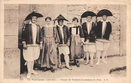 44-LE-POULIGUEN- GROUPE DE PALUDIERS EN COSTUMES DE FÊTES - Le Pouliguen