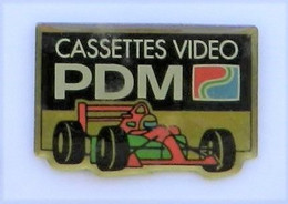 V154 Pin's Voiture Car Formule 1 Rouge Et Verte Ferrari ? PDM Cassettes Vidéo  Rouge Achat Immédiat - F1