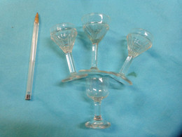 4 Petits Verres A Pied Vintage - Other & Unclassified