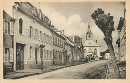 / CPA FRANCE 57 "Fénétrange, Rue De Sarrebourg" - Fénétrange