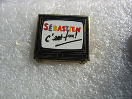 Pin's De L'emission De Télé "Sebastien C'est Fou!"  Diffusée Du 13 Février 1988 à Juin 1992 Sur TF1. - Médias