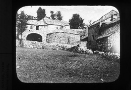 399-03-42 - LES CAUSSES  -  VILLAGE DE CHAMPLONG - Unique à Saisir. - Plaques De Verre