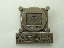 PIN'S VOLKSWAGEN - SEAT - SKODA - AUDI - VAS 5051 - Volkswagen