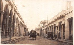 Carte Postale Photo CIEGO DE AVILA (Cuba) Une Rue De La Ville En 1925  -  RARE  - - Cuba
