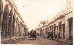 Carte Postale Photo CIEGO DE AVILA (Cuba) Une Rue De La Ville En 1925  -  RARE  - - Kuba