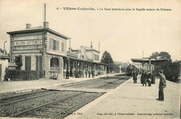 Villers Cotterêts * La Gare Intérieure * Le Train Rapide Venant De Soissons * Ligne Chemin De Fer De L'aisne - Villers Cotterets