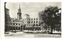 CPA, R.U. N°159, The Court Yard , Civic Hall , Leeds .Ed. Bamforth  & Co - Leeds