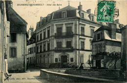 Bourbon L'archambault * Devanture Hôtel Des Bains * Place De La Commune - Bourbon L'Archambault