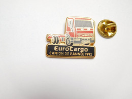 Beau Pin's En Zamac , Transport Camion , Trucks , Fiat Iveco , Eurocargo , Rouge - Transport