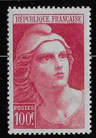 France N°733 - Variété Au Médaillon - Neuf * Avec Charnière - TB - Unused Stamps