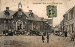 N°8318 Z -cpa Bourbourg -école Des Filles -rue Des écoles- - Autres Communes