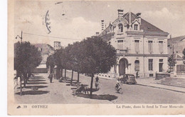 La Poste D'Orthez, Au Fond La Tour Moncade - Poste & Postini