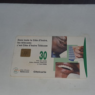 Ivory Coast-CI-CIT-0030A)-people On Telephones-(7)-(30units)-(0001718167)-(tirage-?)-used Card+1card Prepiad Free - Ivoorkust