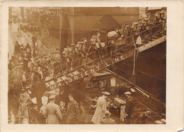 Photographie     Guerre Embarquement Des Troupes Anglaises Pour Les Dardanelles  (voir Scan Et Commentaires) - Sonstige & Ohne Zuordnung