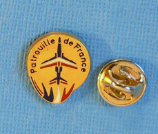 1 PIN'S //  ** BADGE PATROUILLE DE FRANCE / ALPHAJET / ARMÉE DE L'AIR ** . (BERAUDY) - Avions