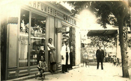 Uzès Uzes * Carte Photo * Devanture Parfumerie Raoul SUGIER Coiffeur Bd Esplanade * Parfumeur Coiffure Commerce Magasin - Uzès