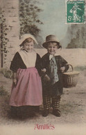 Carte-Photo D'un Couple De Petits Paysans. Très Jolie Carte - Gruppi Di Bambini & Famiglie